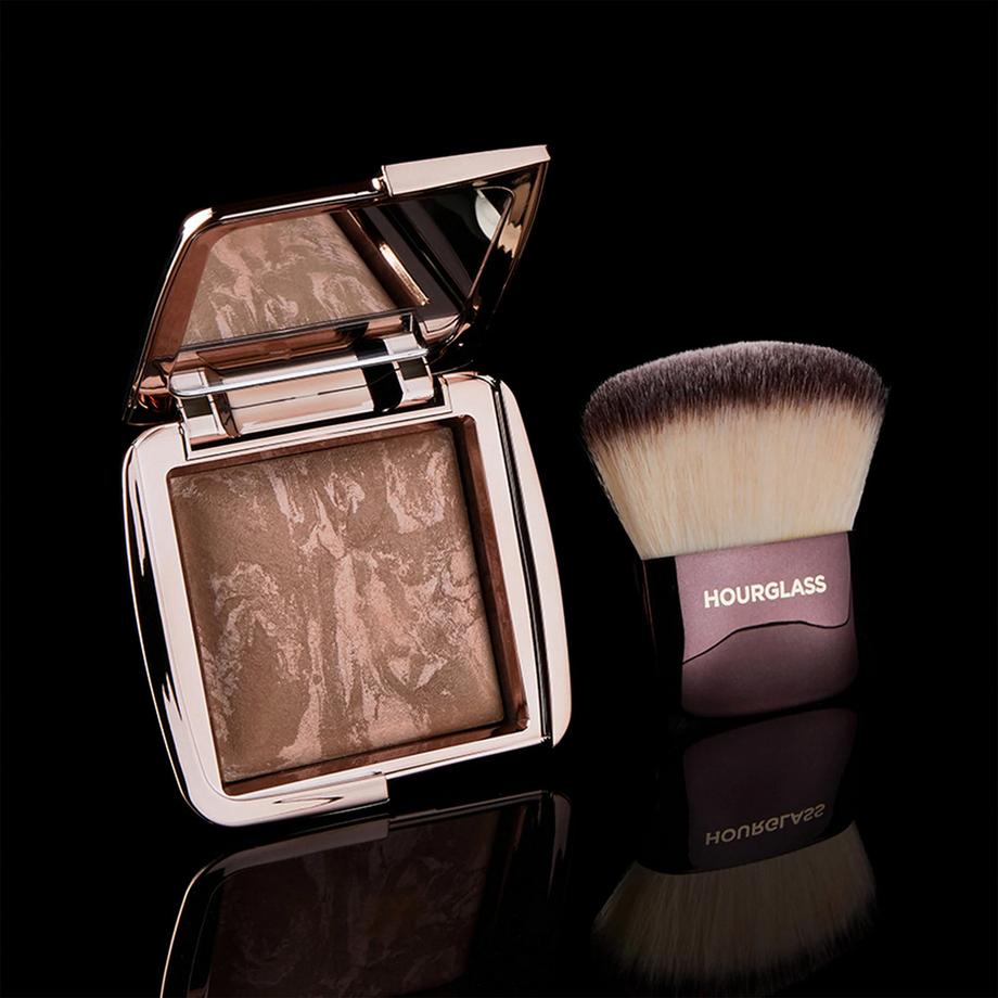 HOURGLASS  Ambient Lighting Bronzer - Poudre bronzante illuminatrice 