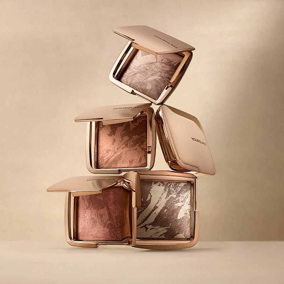 HOURGLASS  Ambient Lighting Bronzer - Poudre bronzante illuminatrice 