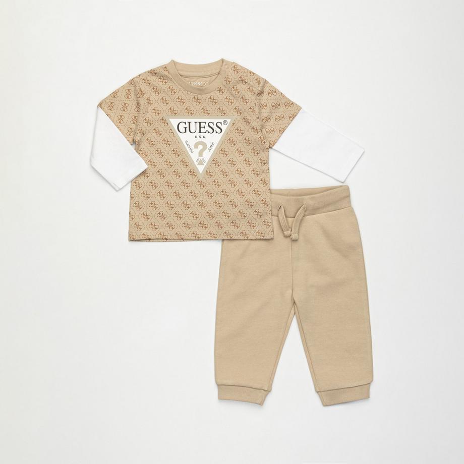 Set, t-shirt e pantaloni