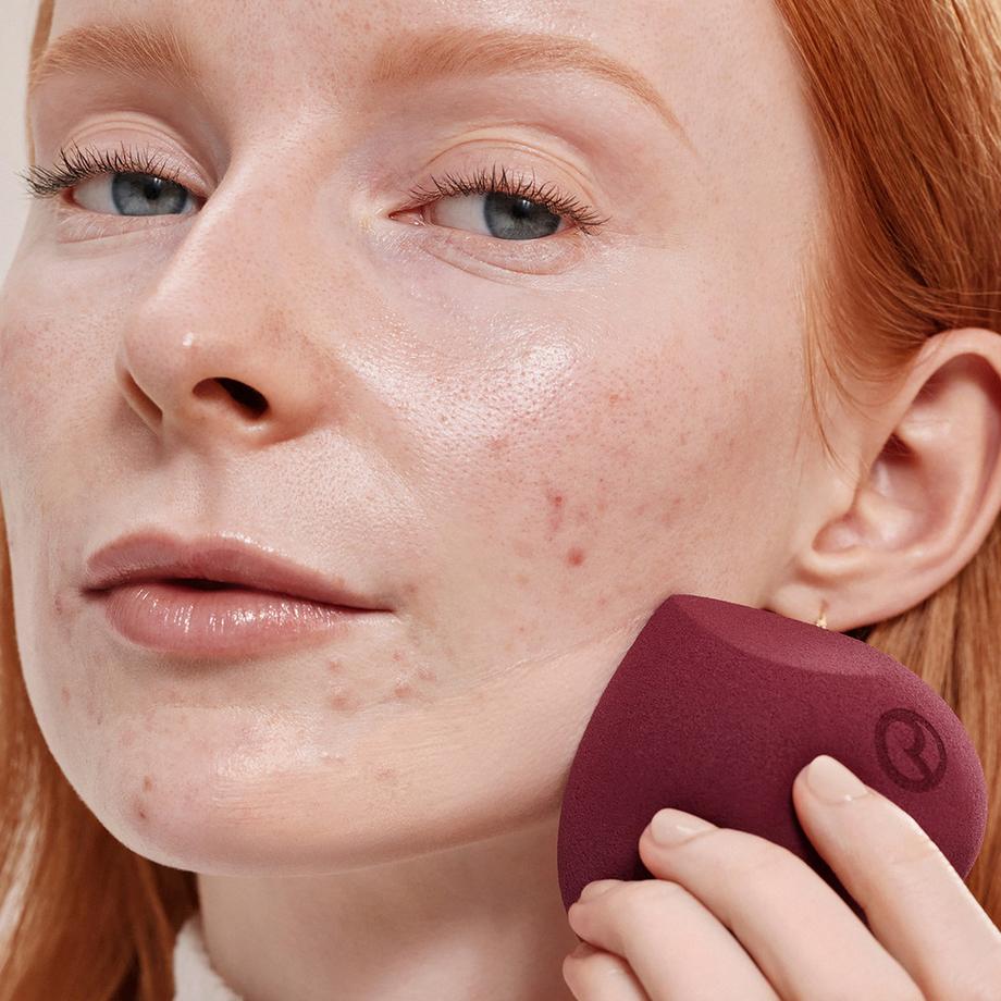 RARE BEAUTY  Soft Touch - Spugna per sfumare il make-up 