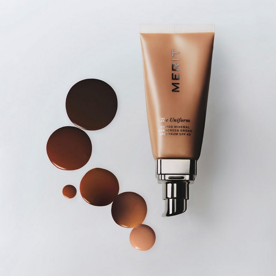 Merit Beauty  The Uniform - Fluido solare minerale colorato SPF 50 