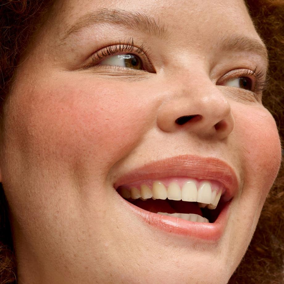 benefit  Play Daze - Blush Liquide Fini Mat Velours 