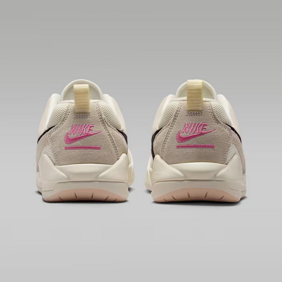 NIKE Jordan Cmft Era Scarpe da Basket Low Top  