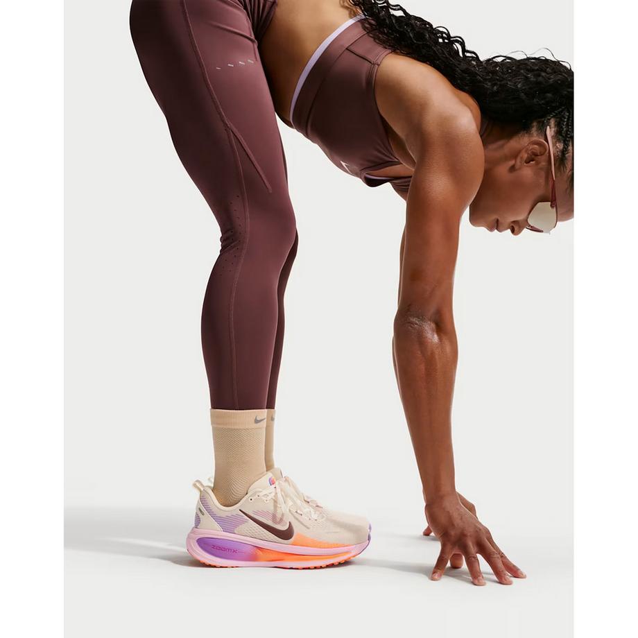 NIKE Wmns Vomero 18 Chaussures de running  