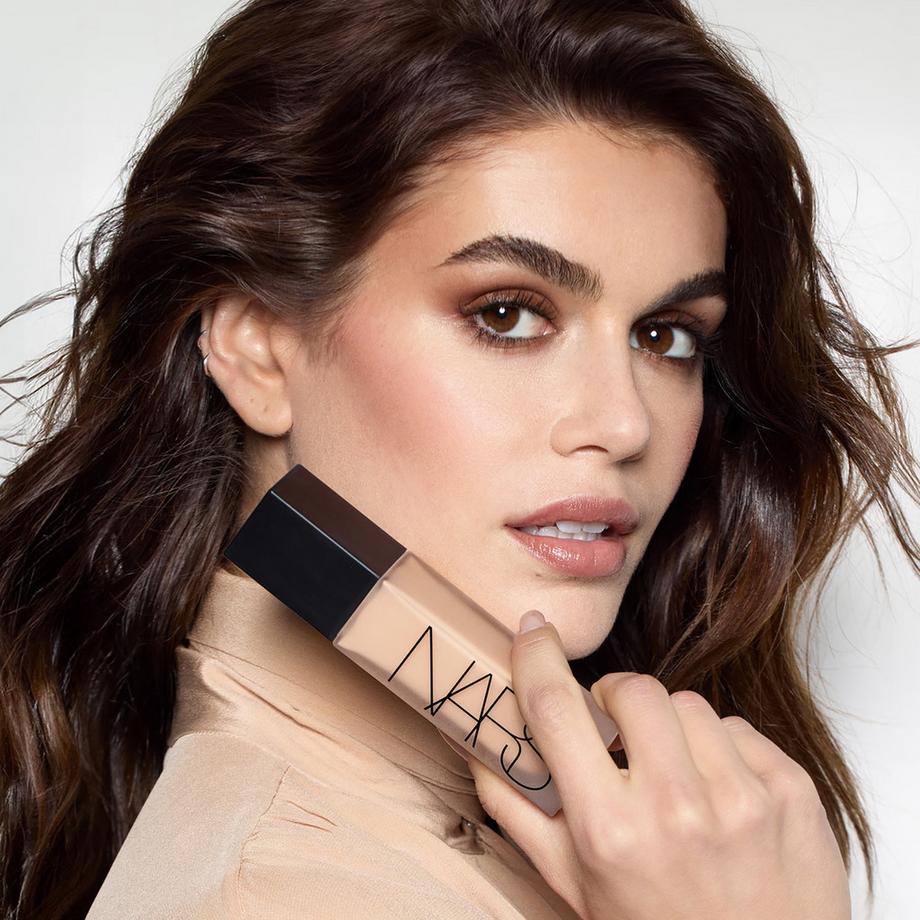 Nars  Natural Matte Longwear Foundation - Fond de teint mat longue durée 