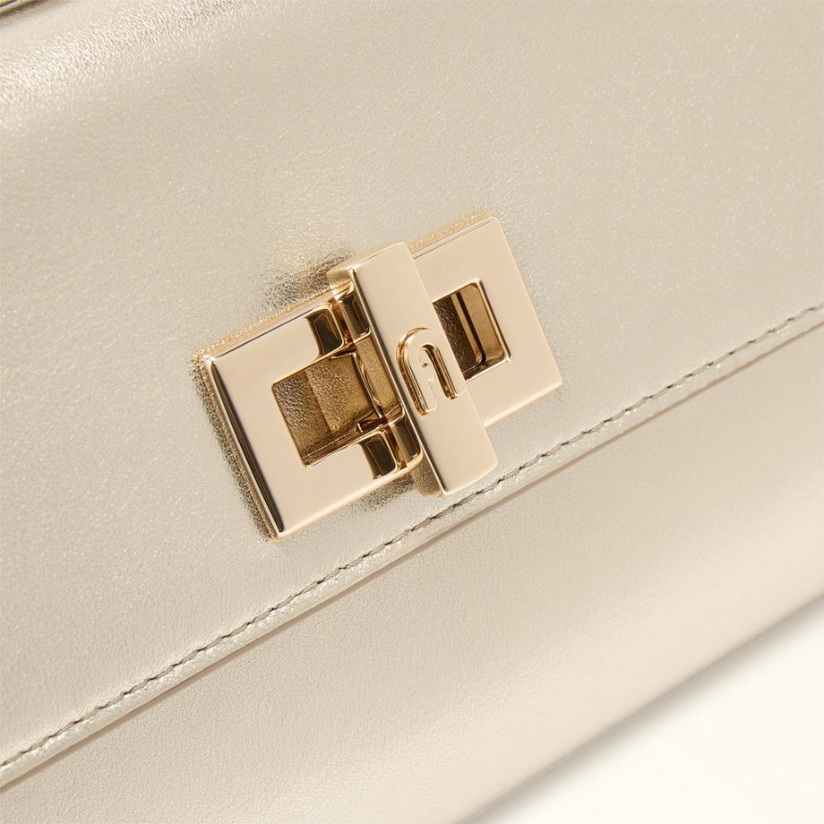 Furla Clara Clutch con tracolla staccabile  