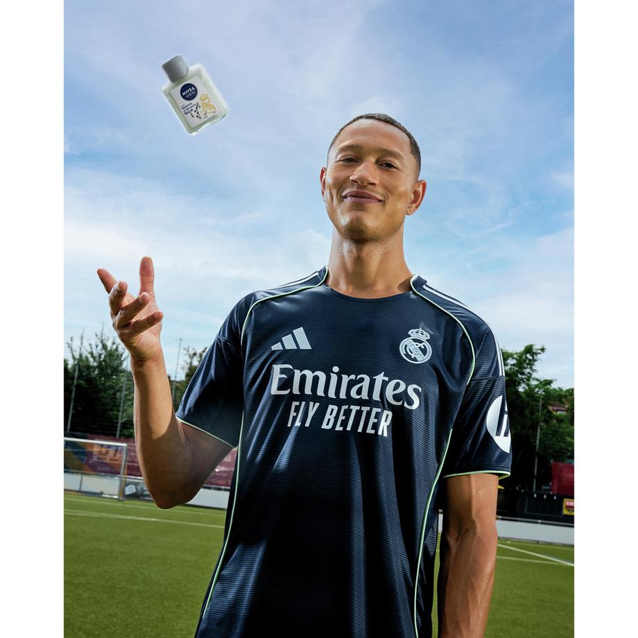 NIVEA  Baume After Shave Sensitive Real Madrid Limited Edition 