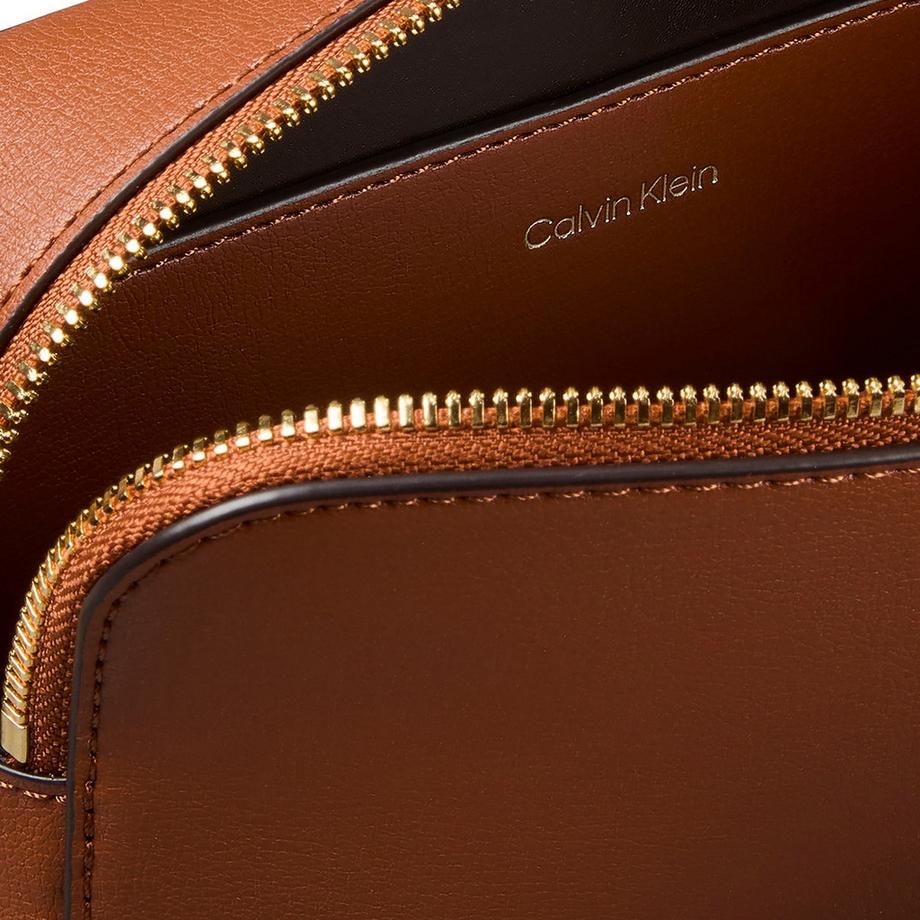 Calvin Klein Borsa a tracolla Embossed Logo  
