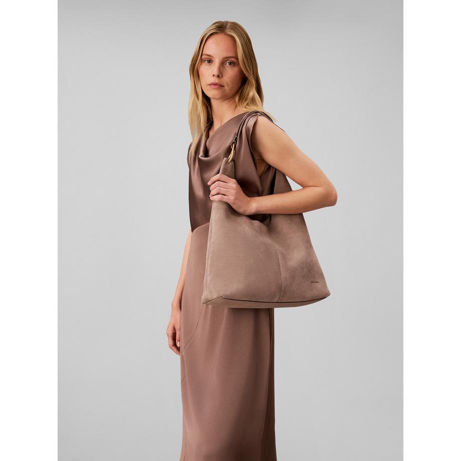 Calvin Klein Asymmetrical Slouchy Schultertasche  