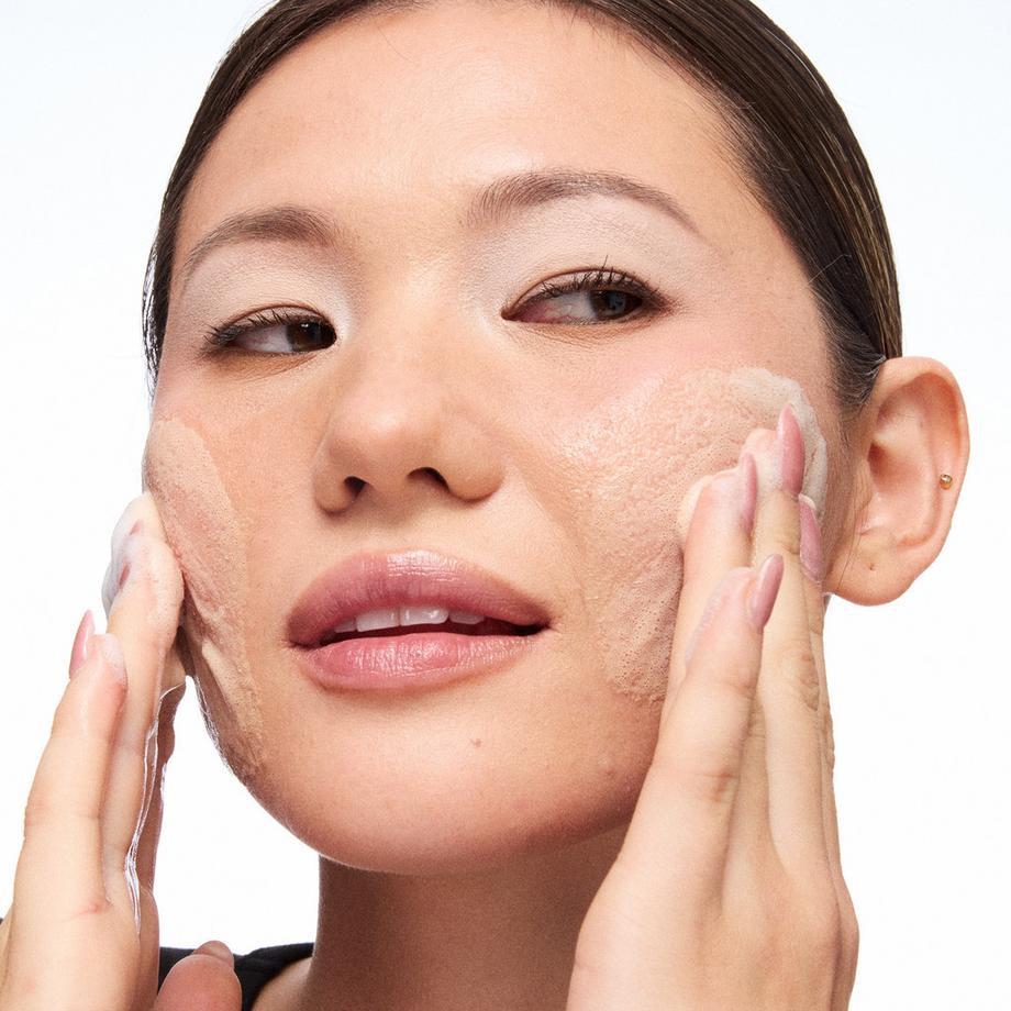 MAC Cosmetics  Major Foamo Jelly Cleanser 