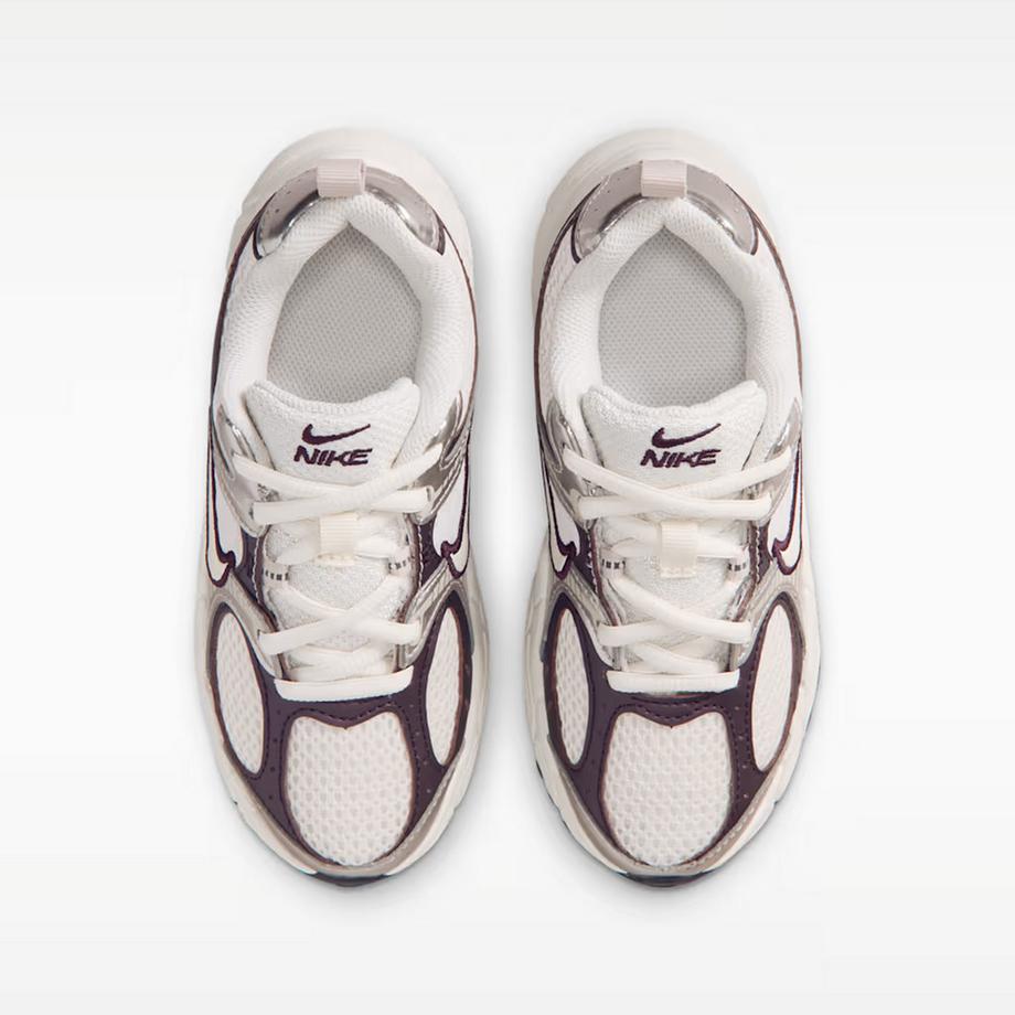 NIKE Low Top Sneakers  