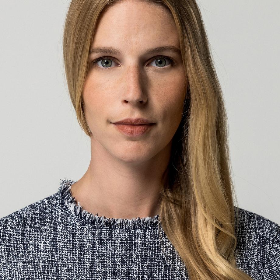 Manor Woman   