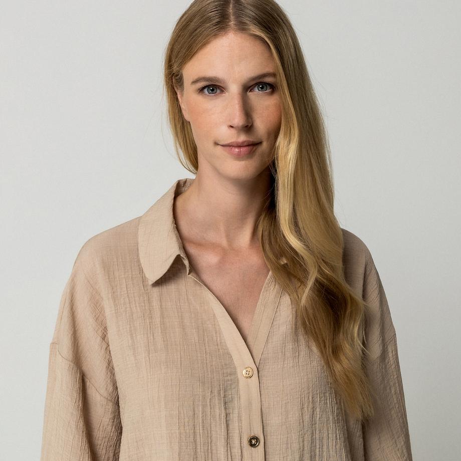 Manor Woman   