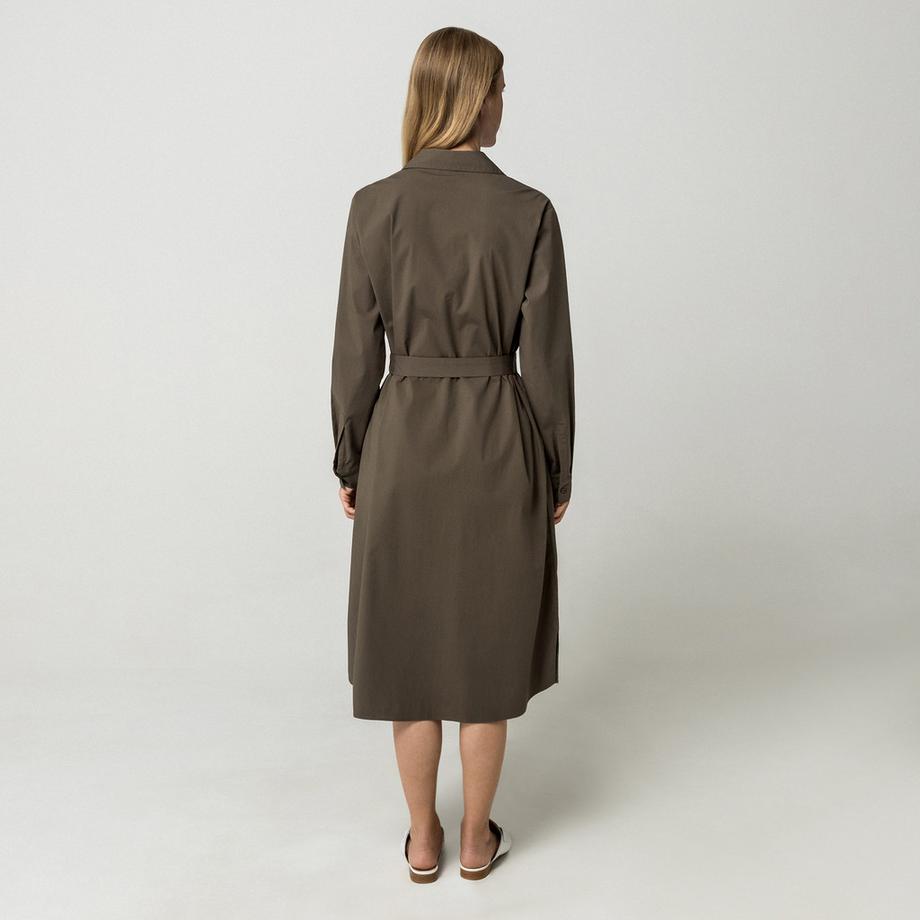 Manor Woman   