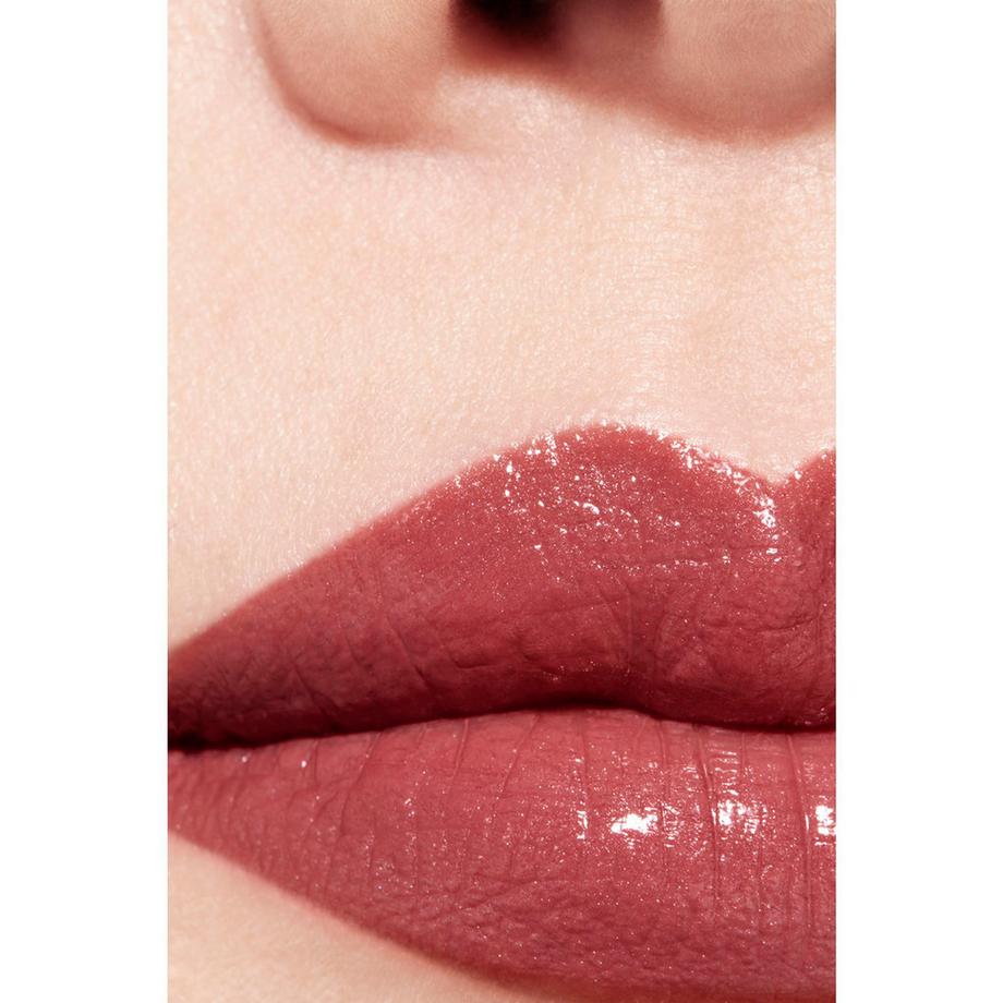 CHANEL ROUGE COCO SATINIERTER LIPPENSTIFT MIT LANGEM HALT – FEUCHTIGKEITSSPENDENDE UND GLÄTTENDE LIPPENPFLEGE 
