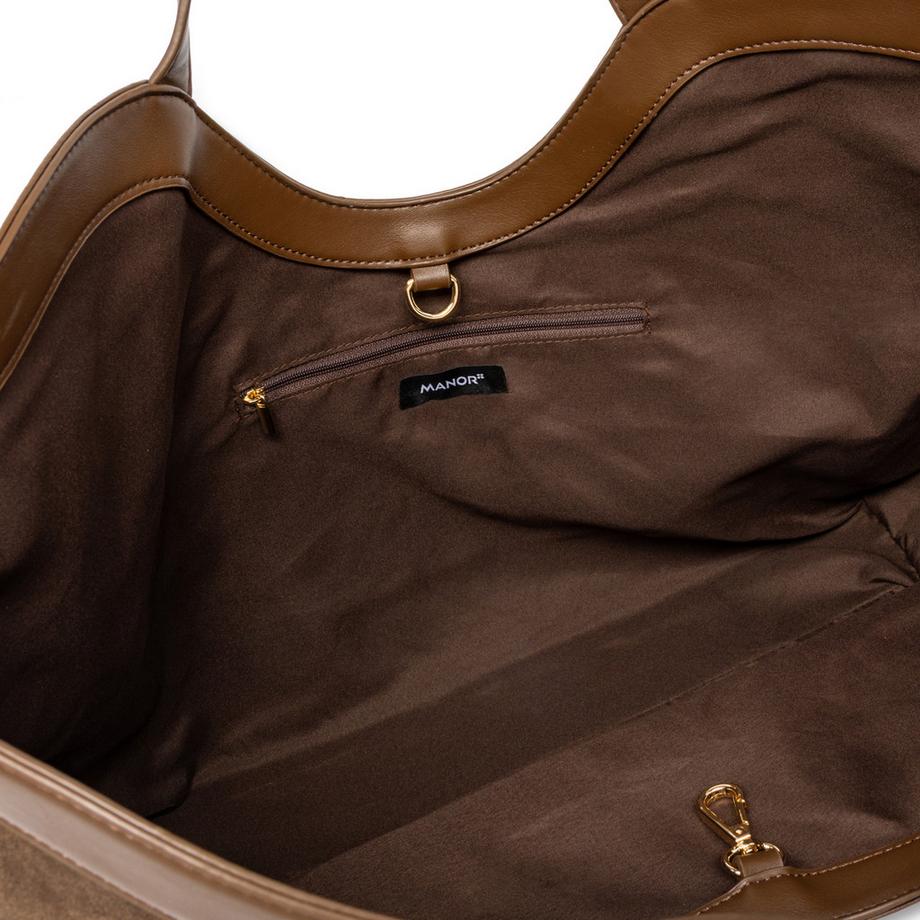 Manor Woman Shopper  