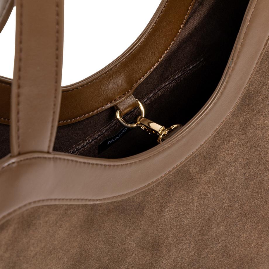 Manor Woman Shopper  