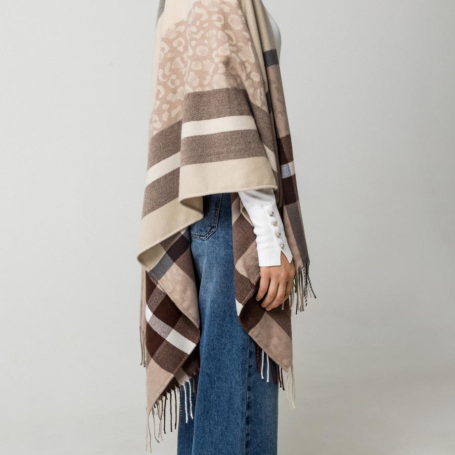 Manor Woman Poncho a quadri con dettaglio stampa leopardo  