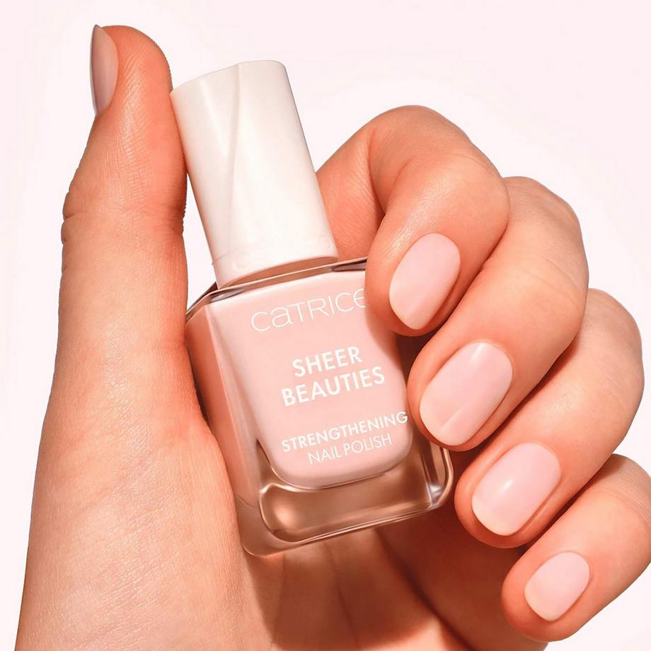 CATRICE  Sheer Beauties Strengthening Nail Polish vernis à ongles 
