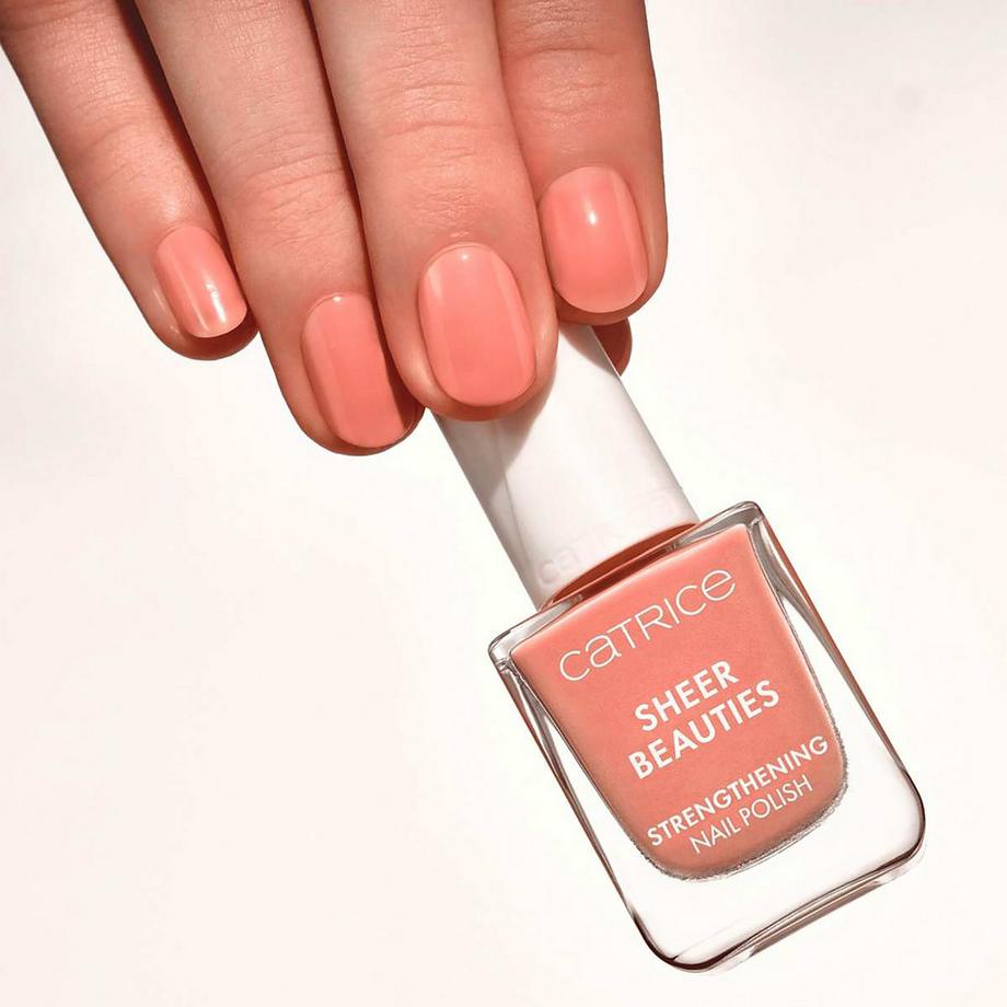 CATRICE  Sheer Beauties Strengthening Nail Polish vernis à ongles 