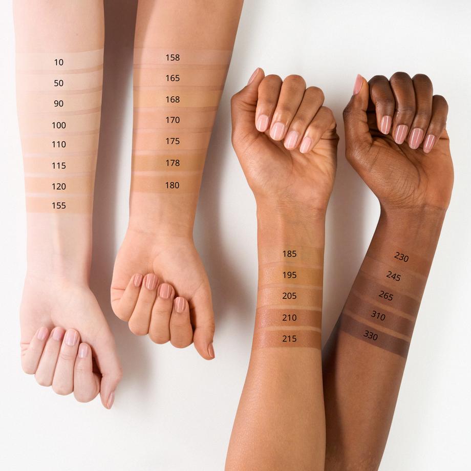 essence  Silky BLUR HYDRATING LONGWEAR FOUNDATION fond de teint longue tenue 