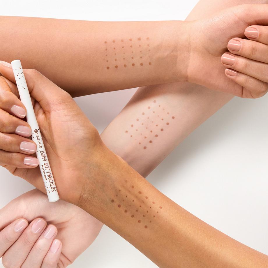 essence  baby got FRECKLES freckle pen 