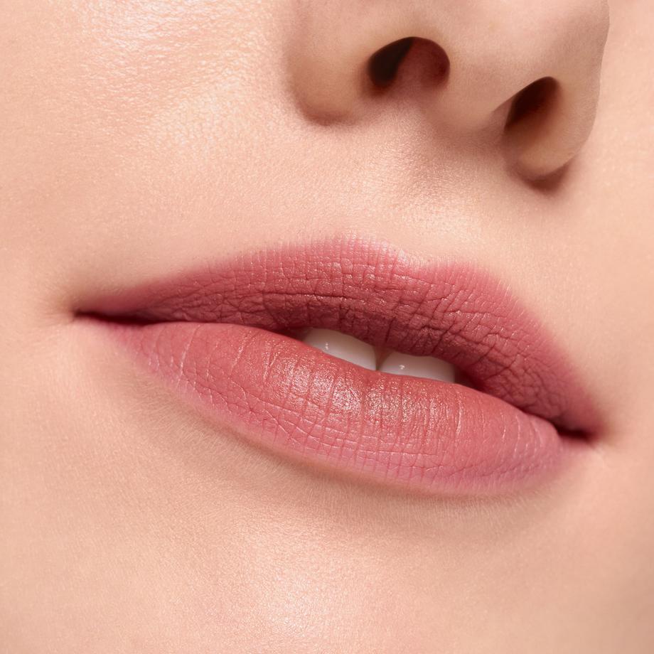 essence  BLUR soufflé matte lip cream 