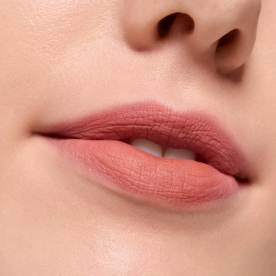 essence  BLUR soufflé matte lip cream rouge à lèvres 