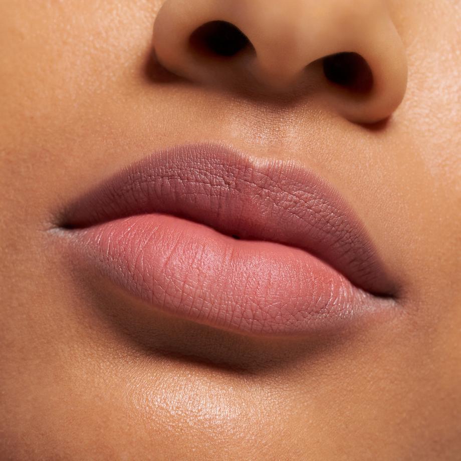 essence  BLUR soufflé matte lip cream rouge à lèvres 