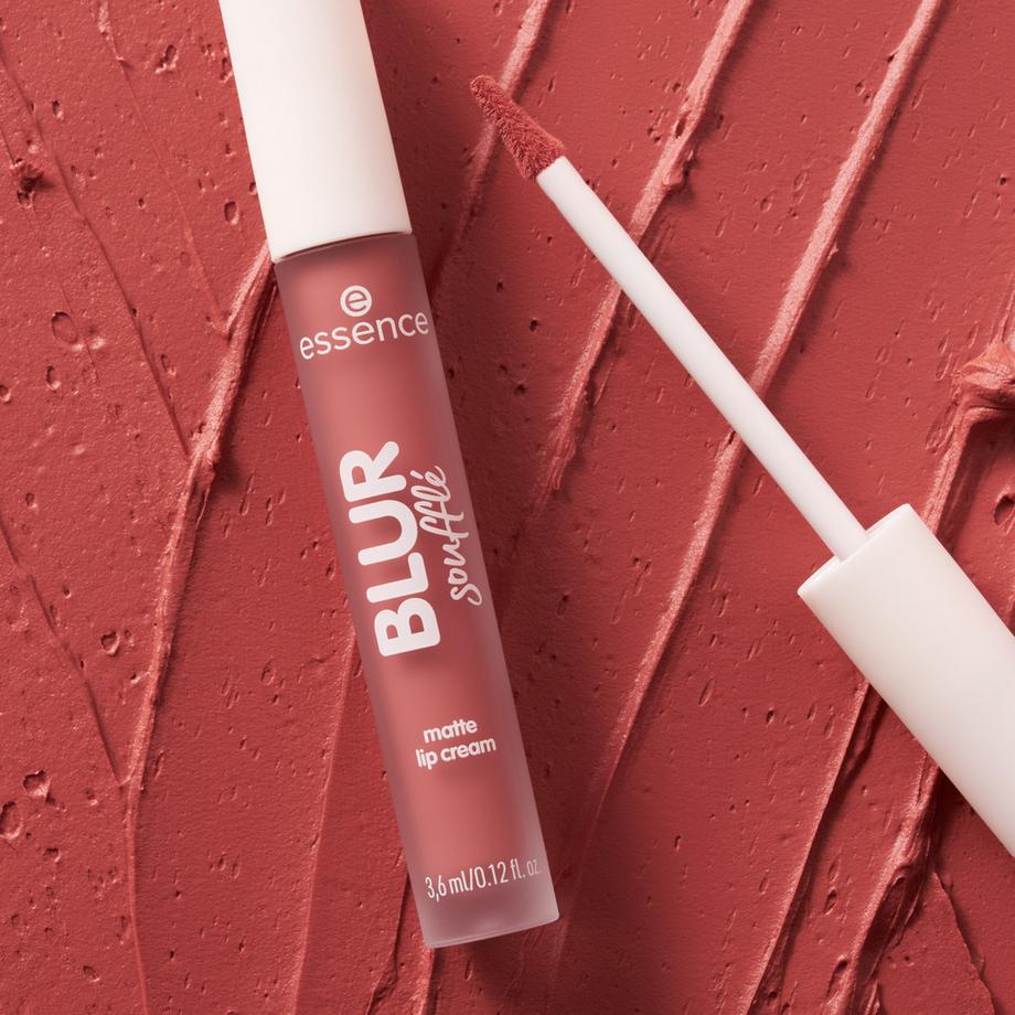 essence  BLUR soufflé matte lip cream rouge à lèvres 