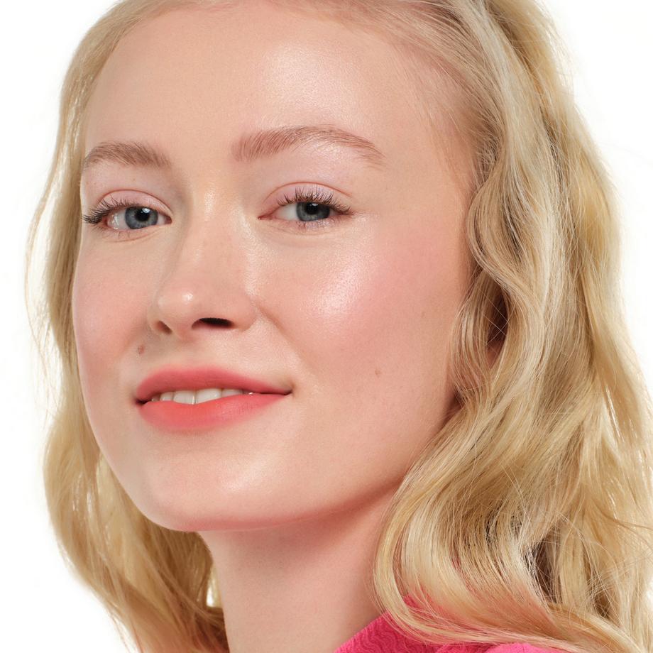 essence  BLUR soufflé matte lip cream rouge à lèvres 