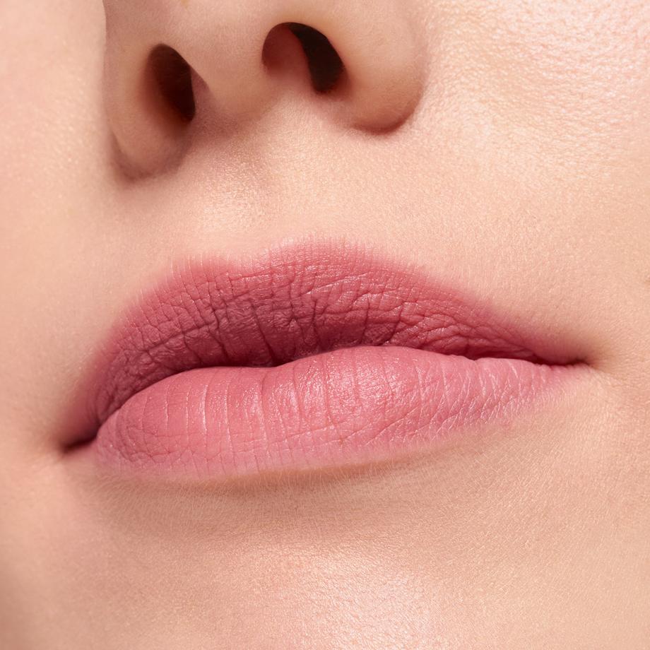 essence  BLUR soufflé matte lip cream 
