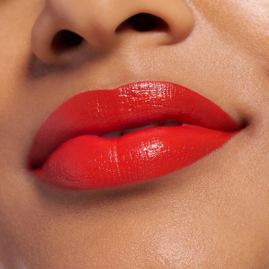 essence  satin GLOW luminous shine lipstick rouge à lèvres 