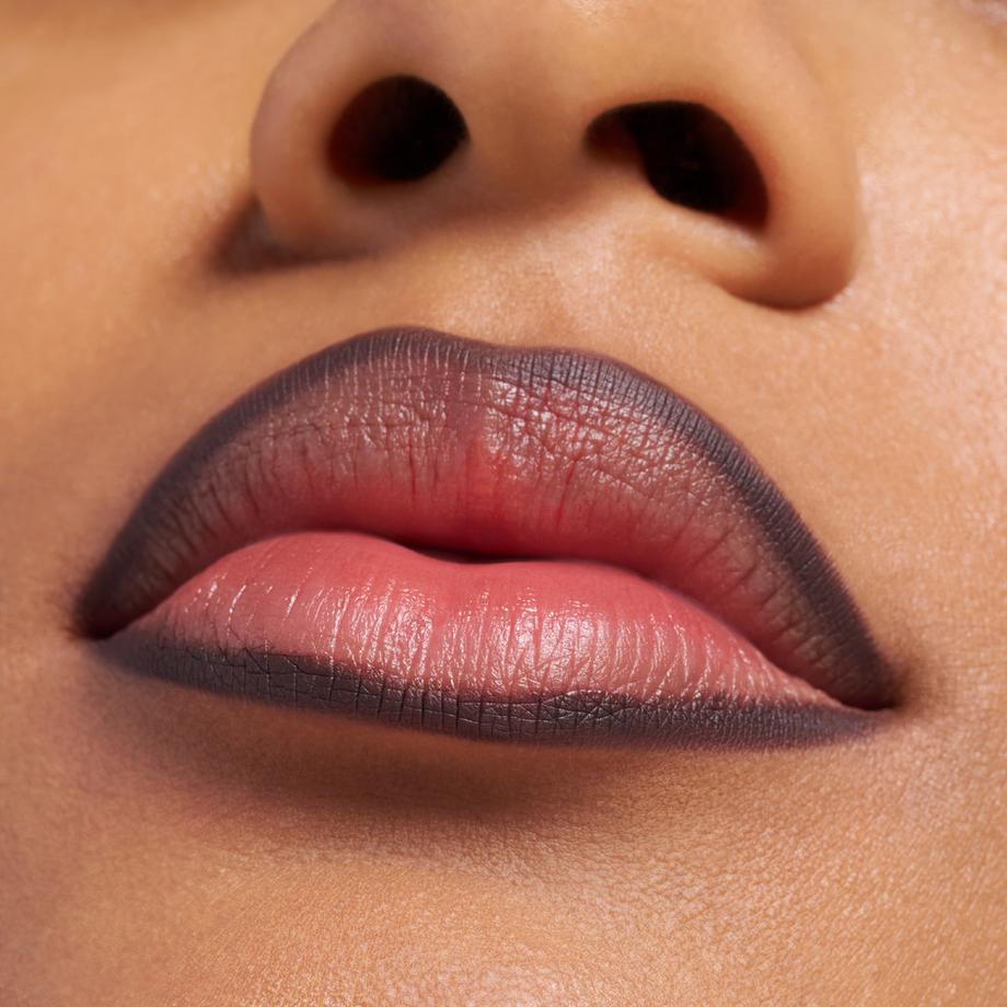 essence  8h MATTE comfort lipliner 
