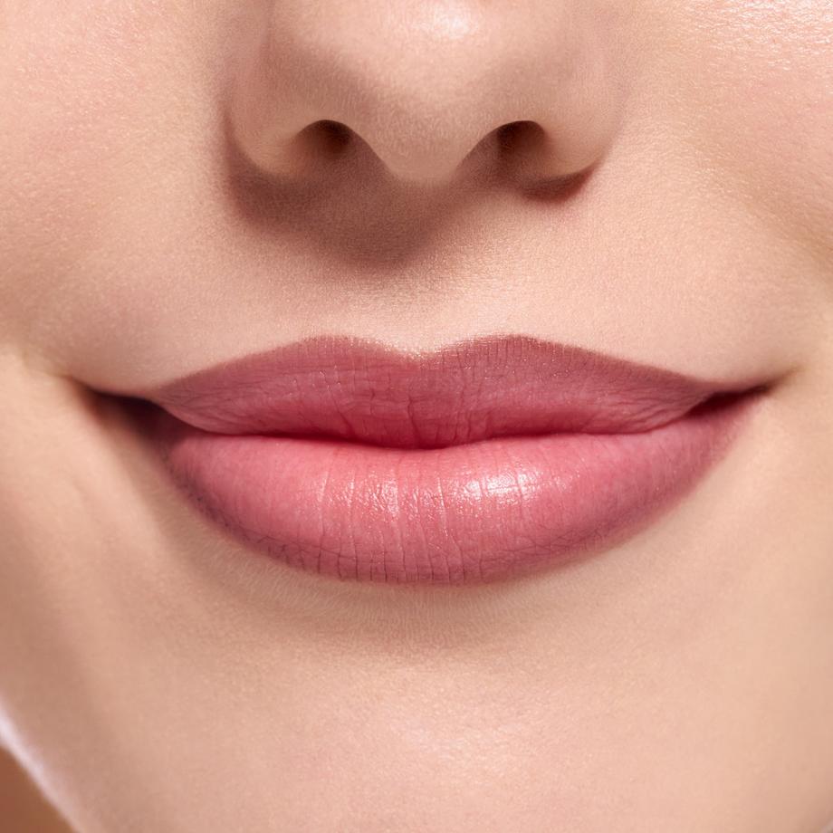 essence  8h MATTE comfort lipliner 
