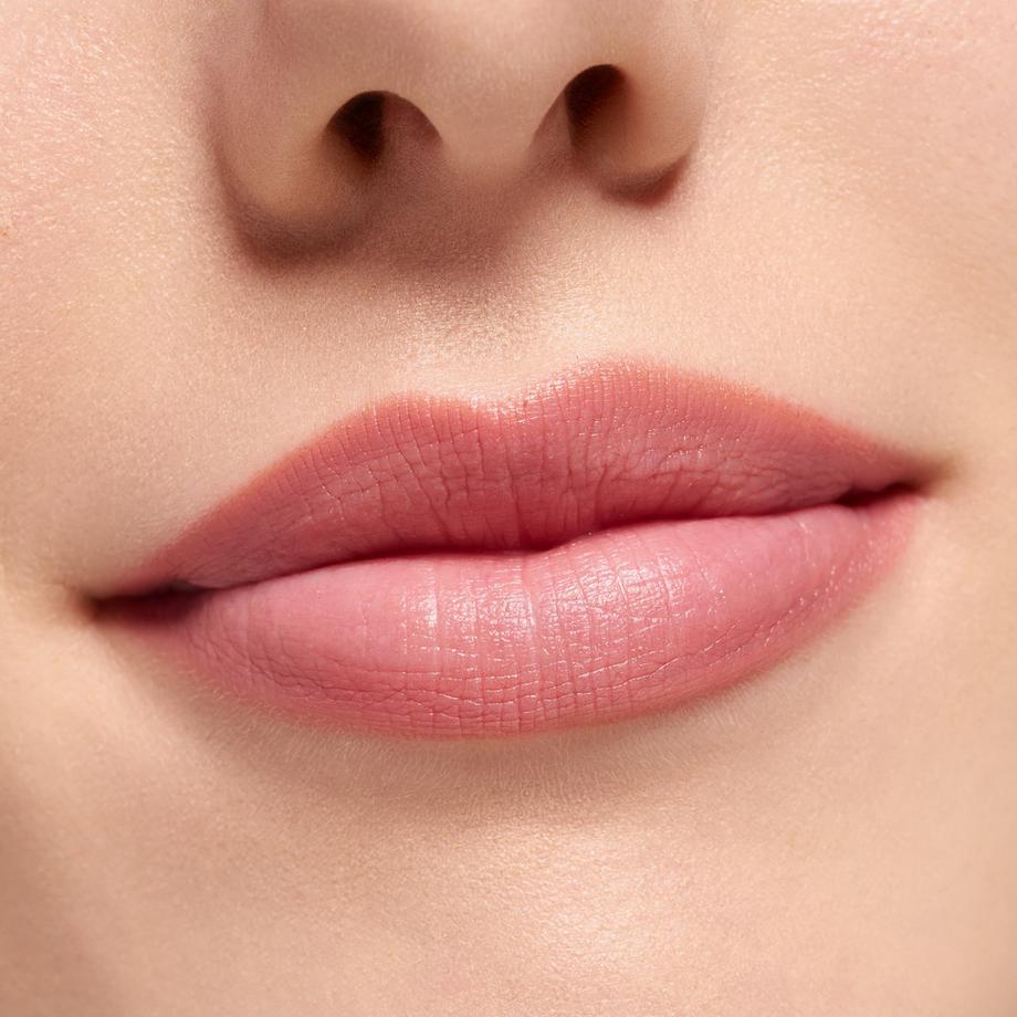 essence  POUTline soft glide LIP PENCIL crayon à lèvres 