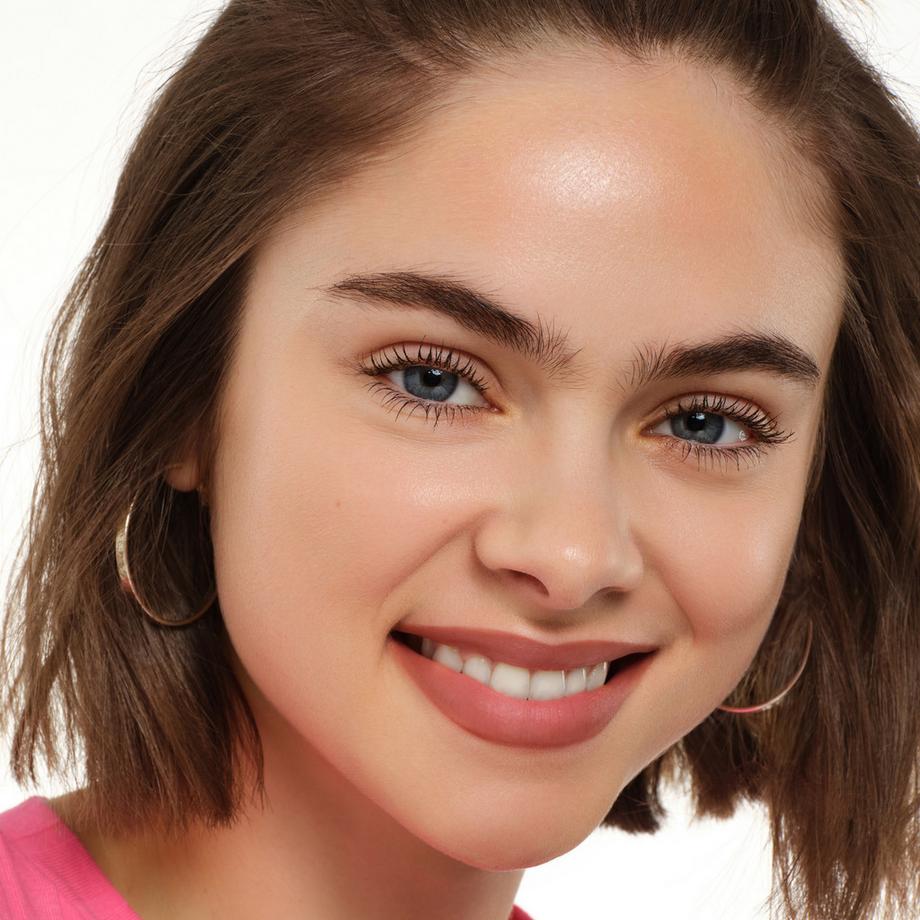 essence  POUTline soft glide LIP PENCIL 