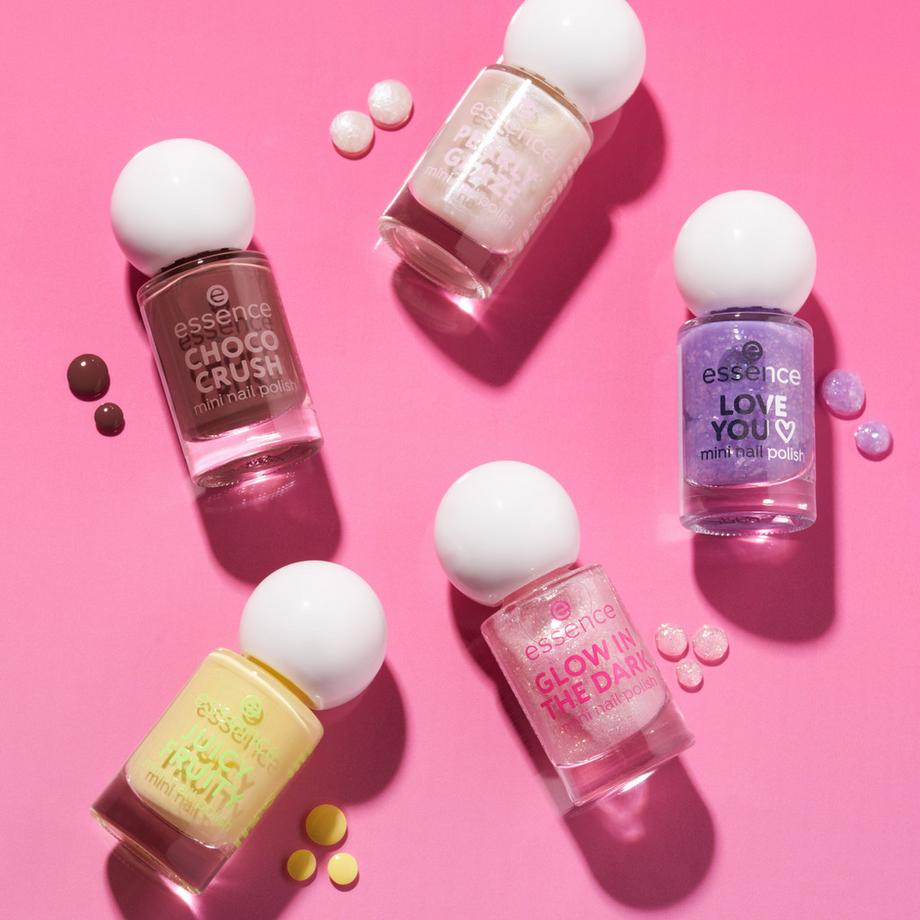 essence  LOVE YOU mini nail polish vernis à ongles mini 
