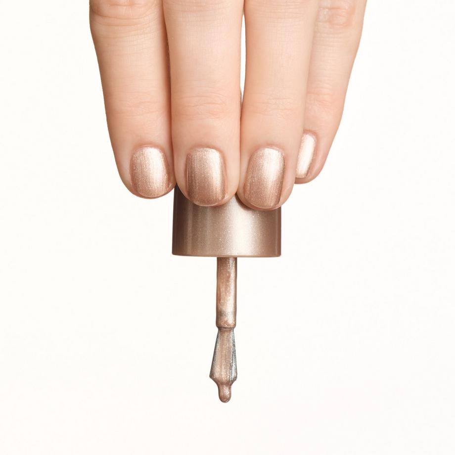 essence  gel nail polish 
