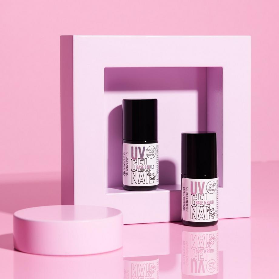 essence  studio nails UV GEL NAIL BASE & BUILD base coat 