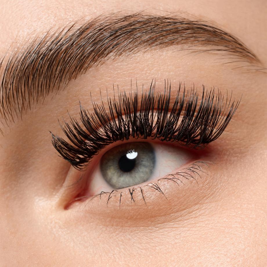 essence  LASHES TO IMPRESS faux cils 