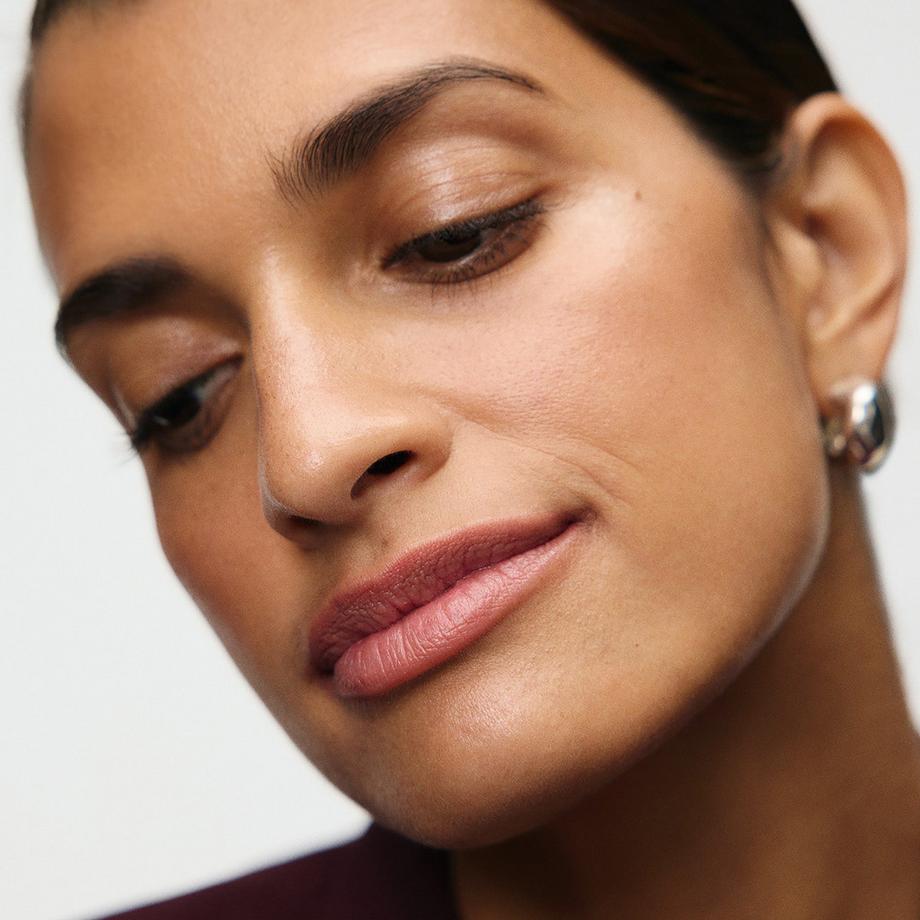 Merit Beauty  Signature Lip Blush - Rouge À Lèvres Mat Modulable 