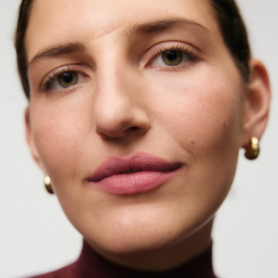 Merit Beauty  Signature Lip Blush - Rouge À Lèvres Mat Modulable 