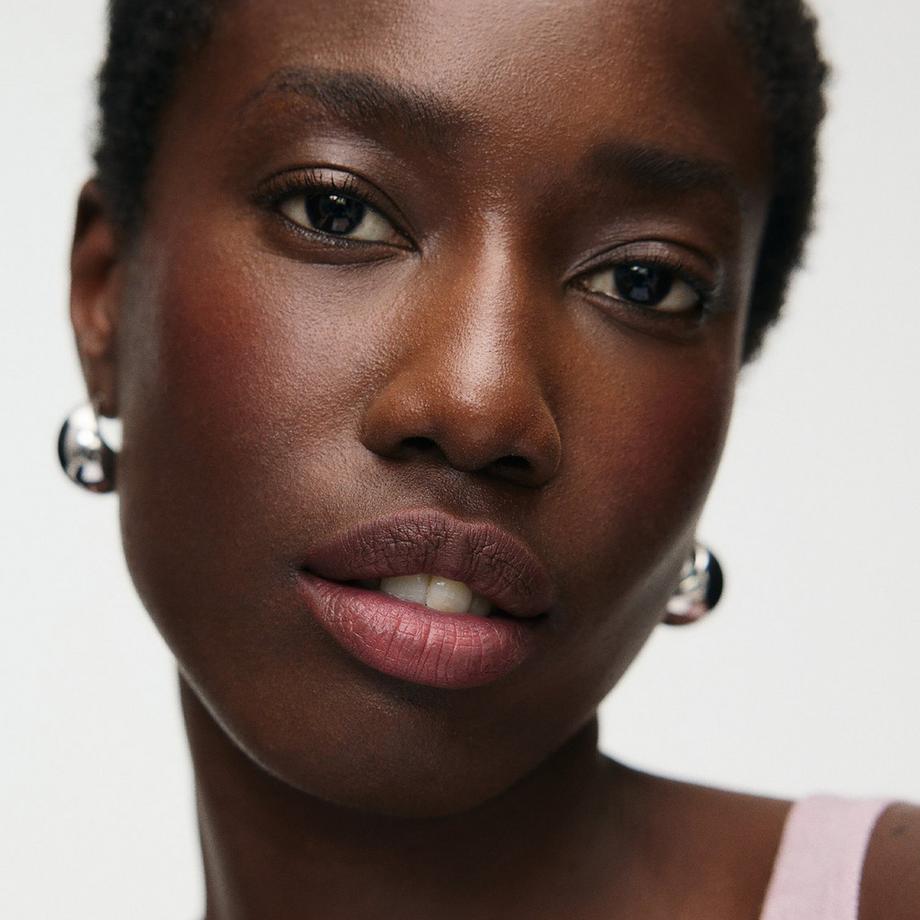 Merit Beauty  Signature Lip Blush - Rouge À Lèvres Mat Modulable 