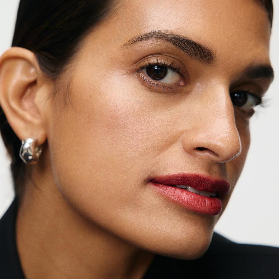 Merit Beauty  Signature Lip Blush - Rossetto opaco modulabile 