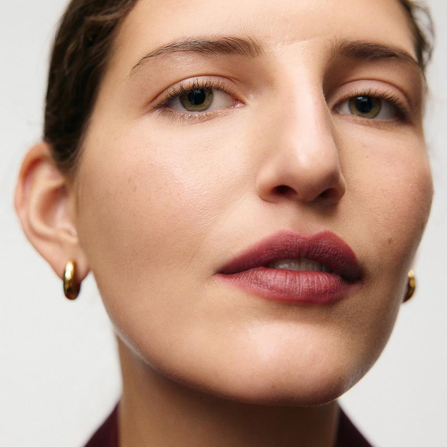Merit Beauty  Signature Lip Blush - Rossetto opaco modulabile 