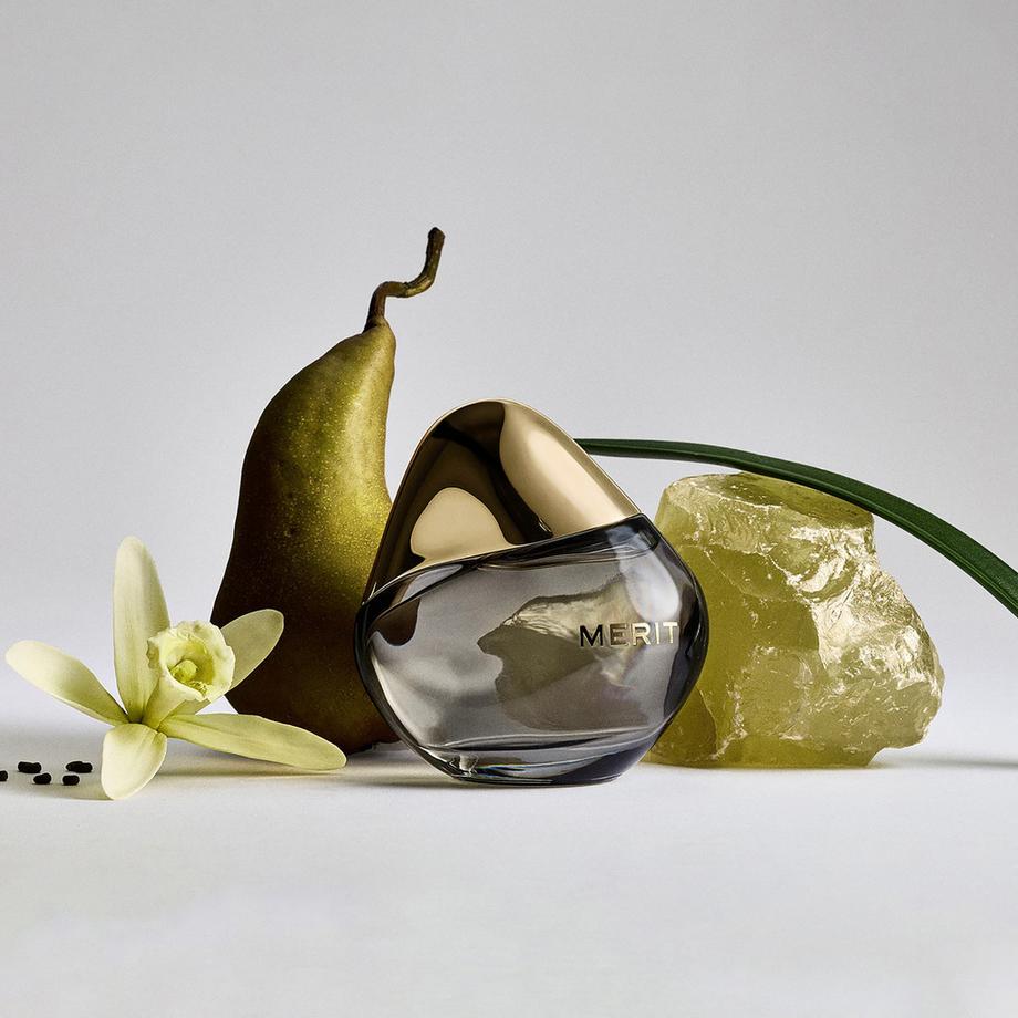 Merit Beauty  Retrospect - L’Extrait De Parfum 