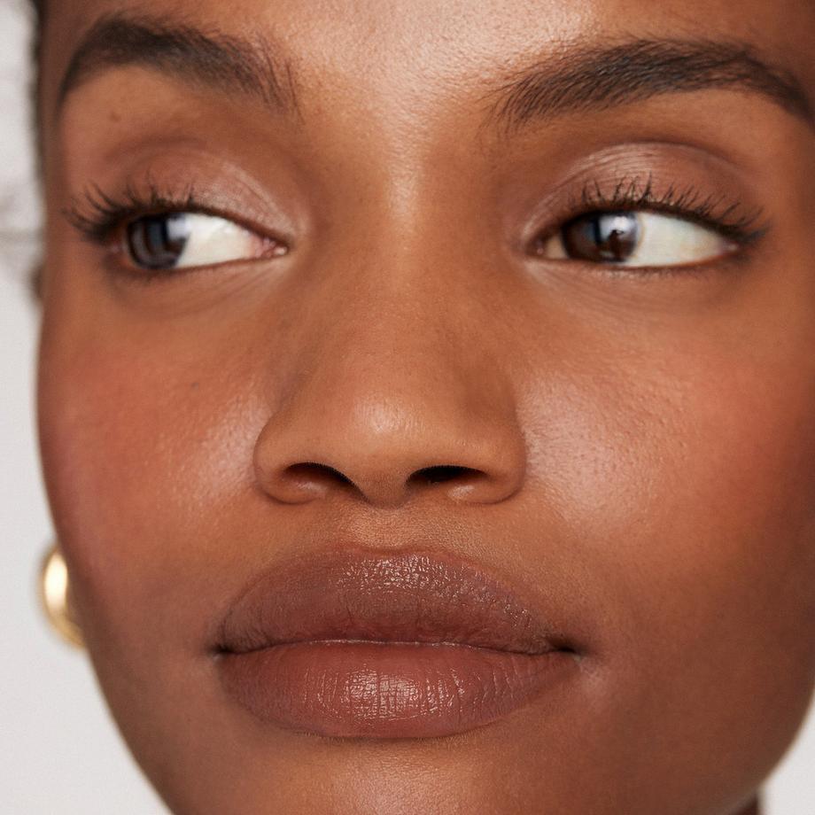 Merit Beauty  Signature Lip Satin - Seidenmatter Lippenstift mit Zweiter-Haut-Effekt  