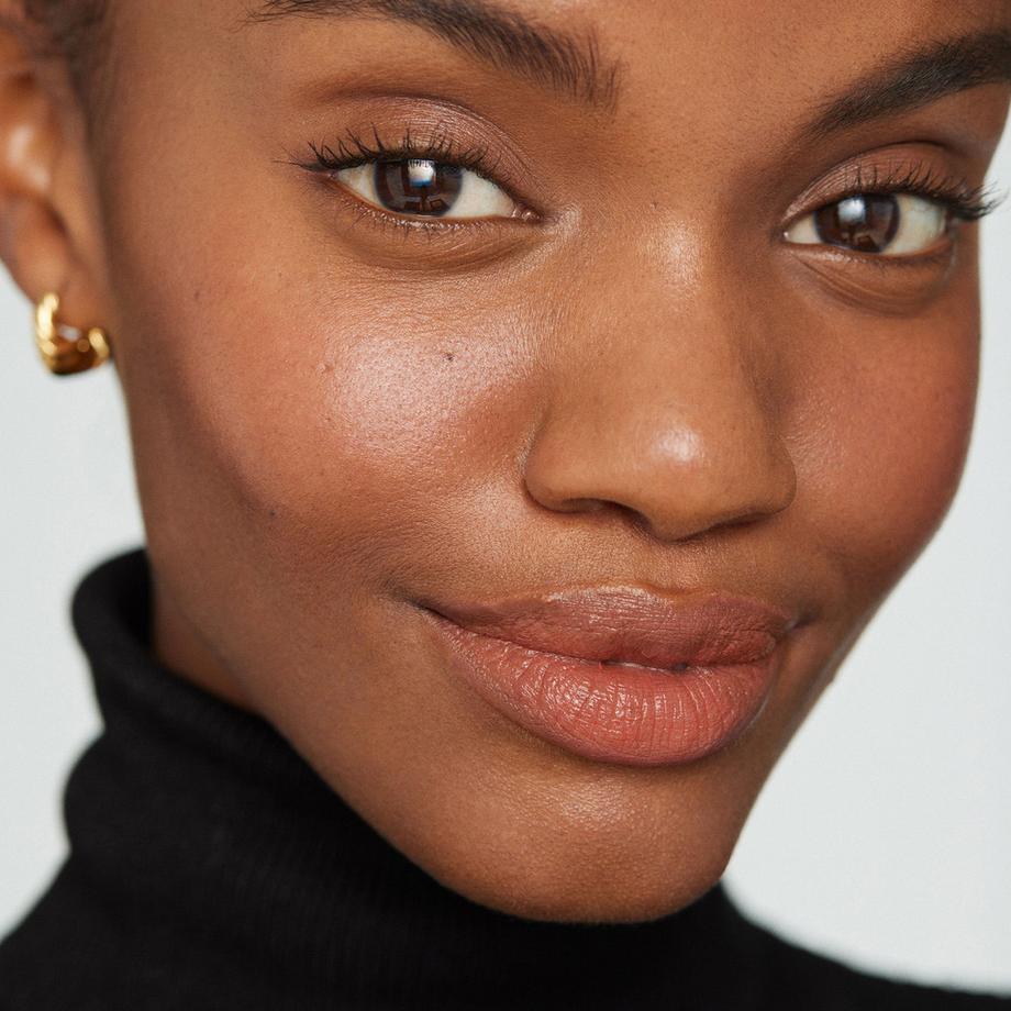 Merit Beauty  Signature Lip Satin - Rouge À Lèvres Satiné Effet Seconde Peau  