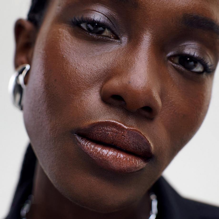 Merit Beauty  Signature Lip Satin - Rouge À Lèvres Satiné Effet Seconde Peau  